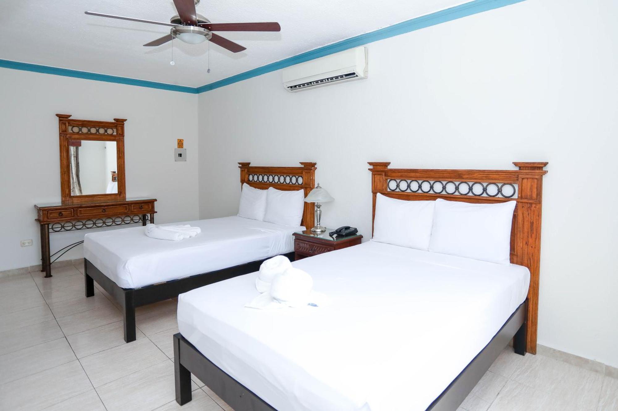 Hotel Avenida Cancun Exterior photo